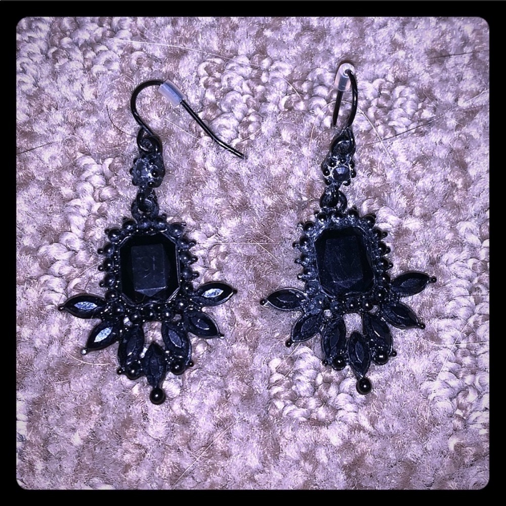 Fashion nova drop black earrings